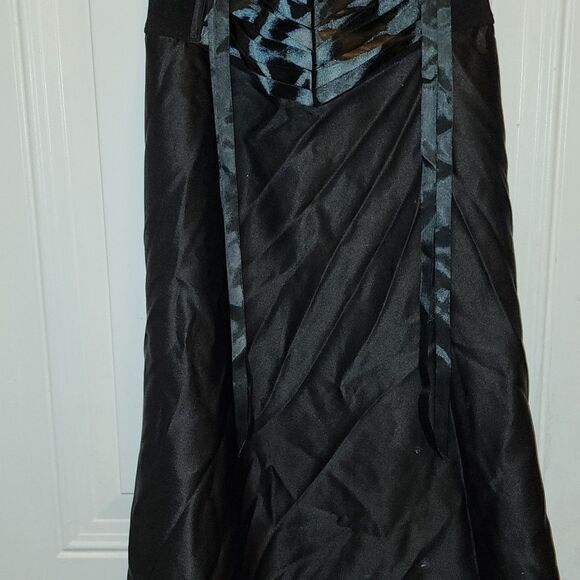 Tadashi Vintage Gown   - Picture 2 of 5